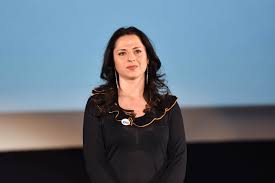 Sunt unul dintre oamenii cinstiți care cred că românia este și trebuie să rămână a oamenilor. Ramona Strugariu RugÄƒmintea Mea Este SÄƒ RÄƒmaneÈ›i In Case Pentru CÄƒ Asta SalveazÄƒ VieÈ›i Stiri Plus
