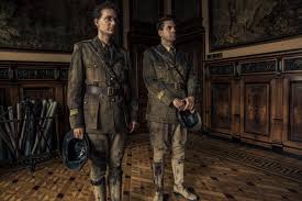 Ils multiplient les déguisements, les hommages et les max et léon, deux orphelins, passent toute leur enfance ensemble à mâcon. La Folle Histoire De Max Et Leon 2016 Imdb