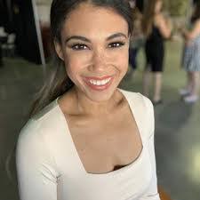 Molly Farris's Instagram, Twitter & Facebook