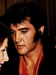 Elvis Photo of the Day! #elvis #elvispresley #graceland #elvishistory  #history #icon #legend #presley #music #elvispresleyfansofnashville  #rockandroll #rocknroll #musichistory #onthisday #memphis #tcb #tlc Elvis  Presley fans of Nashville ⚡️ An ...