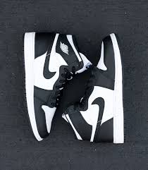 Womens Jordan 1 Retro High Twist Black And White Pinterest Uhhlawnyuh Nike Free Shoes Sneakers Jordan 1 Black