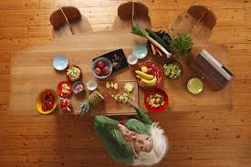 Scopriamo gli alimenti ricchi di proteine di origine animale che spesso contengono proteine ad alto valore biologico e complete ma sono anche ricchi anche di i cibi e gli alimenti ricchi di proteine contengono pochi carboidrati e sono pertanto ipocalorici ed aiutano a dimagrire. Alimenti Anti Age