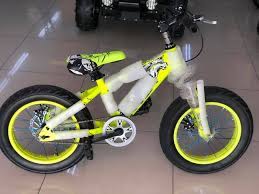 Anak iols yg sama baya main kt luar pagar rumah pn iols pastikan dia berteman. Bicycle Tayar Besar Fat Bike Qlasco Toys Kulim Facebook