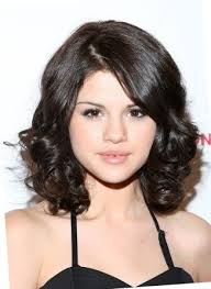 Selena Gomez Hairstyle Medium Hair Styles Short Hair Styles For Round Faces Selena Gomez Hair