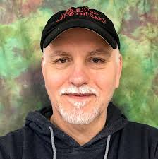 What a treat to have Jamie Wallen teaching at HQ Academy this year! He  teaches his signature workshops and classes, Mystical Quilting series and  Threadfusion, to eager students all over the world