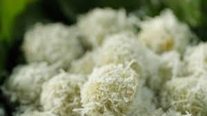 Ia dinamakan sempena nama bunga pokok pudak. Bringing Back Malaysia S Heritage Kuih