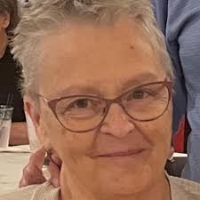 Bobbi Newton's Instagram, Twitter & Facebook