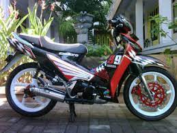 Apalagi jika sepeda motor hasil modifikasi yang kamu lakukan untuk kebutuhan kontes, tentunya. Modifikasi Standar Motor Supra X 125 Warna Hitam