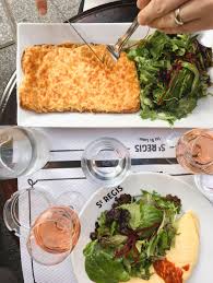 Cafes You Can T Miss In Paris Petite Suitcase Paris Food Paris Cafe Paris Restaurants