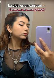 Yo fluyo 💅 #LaVidaEsUnCarrusel #CarruselTrend #VidaCarrusel  #CarruselDeLaVida #TikTokTrend #FYP #ParaTi #Trending #ForYouPage #PixVerse  #viral #tiktok #transitions #fluirconlavida #glowup #trend