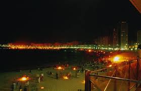 La fiesta de san juan, también llamada víspera de san juan o noche de san juan es la festividad del nacimiento de san juan bautista por parte del cristianismo el día 24 de junio. Una Noche Magica Las Hogueras De San Juan Colegio Mayor Ausias March