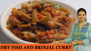 2 medium size brinjal, cut into medium size strips 1 slice 'mei xiang' salted fish, rinsed 3 gloves garlic, chopped 3 stalk curry leaves, rinsed salt & pepper to taste 1/2 tspn vegetarian granules 2 bird eye chilies, sliced. Dry Fish And Brinjal Curry Youtube