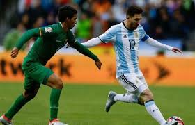 Messi takes the free kick but it finds a bolivian player who clears it for a throw in. A Ulnqq5lxy0wm