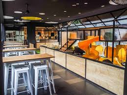 Perhatian Ibu Bapa Dah Cuba 10 Kafe Kid Friendly Di Kl Selangor Ini Cafe Decor Restaurant Decor Family Restaurants