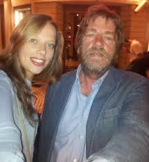 Criminosos e impunes no mais íngreme dos penhascos do poder, os abutres disfarçados, de fatos e gravata, observam pacientemente os meninos sem sombra. Paulo Abreu Lima Home Facebook