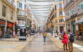Buitreras in malaga, guadalmina in marbella, tajo in ronda, sima del diablo and jorox. Calle Larios In Malaga Meest Commerciele Straat Van Spanje Spanjevandaag