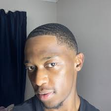 Heyy. I'm sorry to be anonymous. Anyone who's doing BCom law graduating  this year or in their final year? 🙏🙏