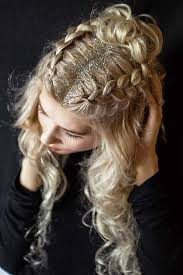 27 Chic Hairstyle Ideas For A Party Lovehairstyles Com Party Hairstyles For Long Hair Party Hairstyles Hair Styles