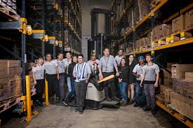 Keadaan di dalam kilang barangan teknologi selepas dirempuh bekas pengurus dalam kejadian di kawasan perindustrian chemor semalam. Lf Logistics Linkedin