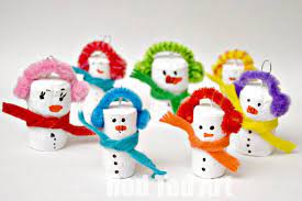 Create sentimental decorations for your christmas tree that you'll cherish for years to come. Cork Crafts Snowman Ornaments Red Ted Art Make Crafting With Kids Easy Fun