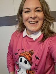 Jackie Inge's Instagram, Twitter & Facebook