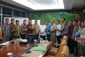0 ratings0% found this document useful (0 votes). Surveyor Kadaster Harus Bisa Maju Seperti Ppat Republika Online