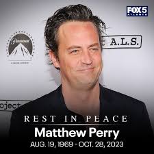 RIP: Matthew Perry, star of the hit show "Friends," died after an apparent  drowning, according to TMZ. WHAT WE KNOW: bit.ly/3QeM7NI