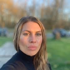 Christie Muse's Instagram, Twitter & Facebook