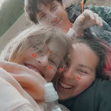 Tammy Milne (@tammy.milne.37) • Facebook, Connect with friends