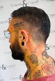 Ecco 15 idee (+ 4) da provare se state cercando i migliori tagli capelli uomo corti sfumati. Capelli Capelli Tagli Uomo 2020 Corti E Sfumati Lunghi Lunghissimi E D Ispirazione Retro Cosa Prescrivono Le Tendenze Del Momento In Materia Di Tagli Capelli Da Uomo 2020 I