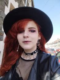 Hello! I'm looking to start a 60s cover band in Cardiff and I'm  particularly in need of a drummer and could do with a guitarist. 🥁 🎸 If  you can also sing