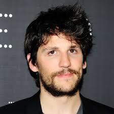 An Easy Girl (2019) Full Cast & Crew