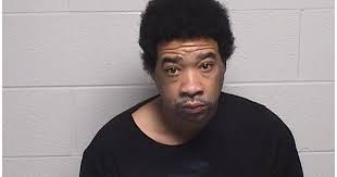 Police: Felon tried to shoot gun in bar near Antioch