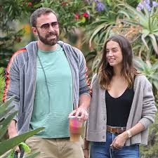 Hi ben affleck batman fanatic wellcome !!!born:1972.8.15. Ana De Armas Cutout Seen In Trash After Ben Affleck Break Up