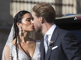 She is in a relationship with spanish footballer of real madrid sergio ramos and they have together two sons : Ja Gesagt Romantisches Raubein Fussballstar Ramos Heiratet Und Weint Spvgg Bayreuth Nordbayerischer Kurier