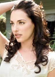 Lisa Goldstein's Instagram, Twitter & Facebook