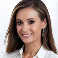 Holly Arias's Instagram, Twitter & Facebook