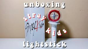 It is composed of a white handle holding up a red and silver compass on top. Unboxing Stray Kids Official Lightstick What Ive Been Waiting For All Year Youtube