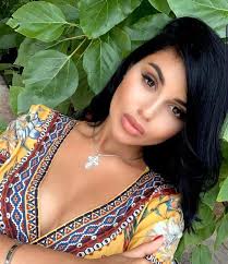 They are fluent in the english language, and their #1 goal is to be genuine partners in the institution called marriage. Wonderful Azerbaijani Women Why Are They Ideal Wives