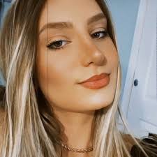 Carol Hermes (@_carolhermes)