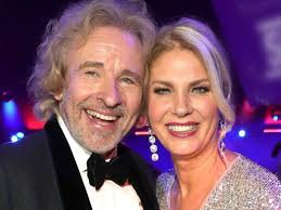 Maybe you would like to learn more about one of these? Thomas Gottschalk Verschmust Mit Seiner Karina Und Ihr Glitzerlook Ist Der Hammer Bunte De
