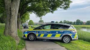 Get in touch with laura.22 (@laura_200243) — 3371 answers, 6009 likes. Update Vermisste 22 Jahrige Mindenerin Tot Aus Der Weser Geborgen