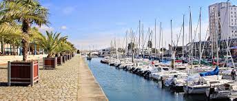 Du lundi au vendredi de 8h30 à 17h15 le samedi de 9h à 12h, uniquement pour l'état civil. Fernbus Lorient Ab 1 99 Flixbus Die Neue Art Zu Reisen