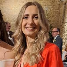 Jenny Knight's Instagram, Twitter & Facebook