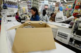 Whether you're looking to equip your house with the basics like bedding and cookware or looking to give your space a stylish update with home décor, the bed bath & beyond® store in sebring has everything you want and everything you didn't know your home needed. 12 Secrets Of Bed Bath Beyond Employees Mental Floss