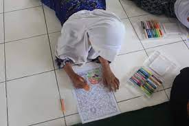 Gambar batik untuk anak sd kelas 4 paling keren download now gambar. Sd Juara Yogyakarta Auf Twitter Sd Juara Yogyakarta Peringati Hari Batik Yang Jatuh Pada Tanggal 2 Oktober 2019 Siswa Kelas 1 3 Mewarnai Motif Batik Siswa Kelas 4 Membatik Dengan Teknik Jumputan Kelas 5 Ecoprint Dan Kelas