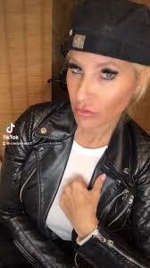 Cindy Strack's Instagram, Twitter & Facebook