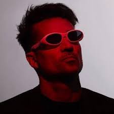 Eric Arriaga's Instagram, Twitter & Facebook