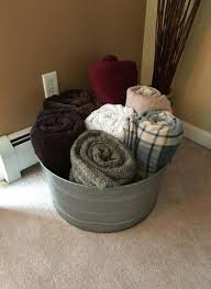 Throw Blanket Storage Ideas 41 Trendy Ideas College Apartment Decor Diy Apartment Decor Living Room Blanket