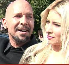 Who is Neil Strauss dating? Neil Strauss girlfriend, wife